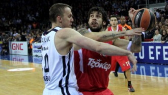 Георгиос Принтезис в борьбе с Душко Савановичем