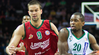 Мантас Калниетис (слева) против Оливера Лафайетта