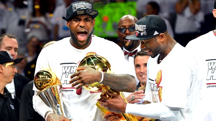 ЛеБрон Джеймс с наградами