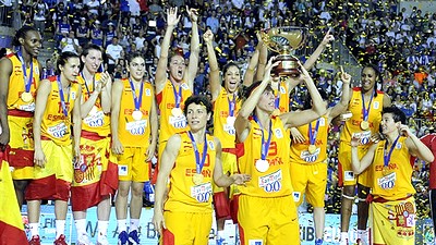 Радость испанских баскетболисток