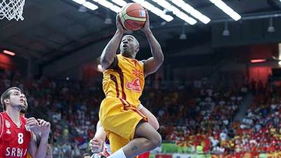 Бо Маккалебб (в центре)