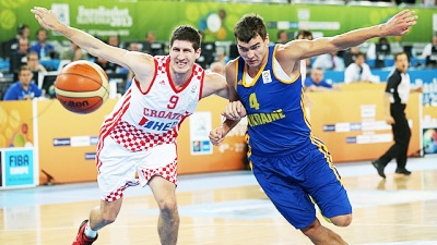 Дамьян Рудез (cслева) против Максима Пустозвонова