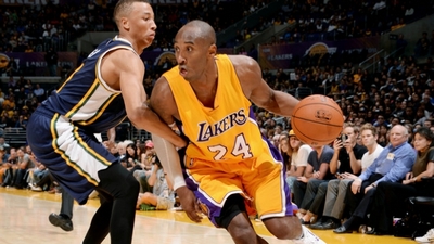 Коби Брайан атакует кольцо «Юты»