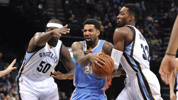 «Гриззлиз» не дали разгуляться Уилсону Чендлеру (в центре)