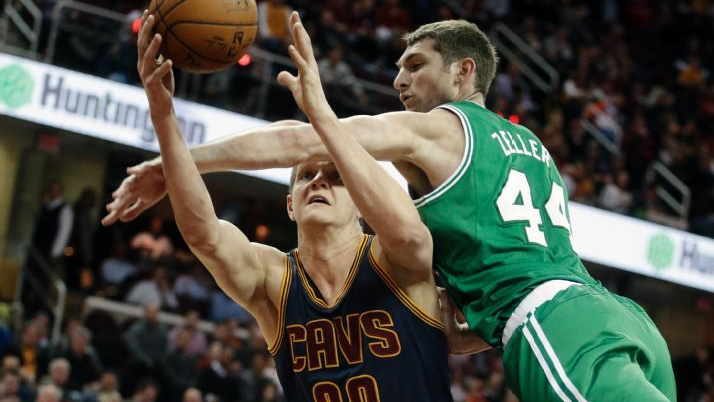 Тимофей Мозгов (в центре) и Тайлер Зеллер