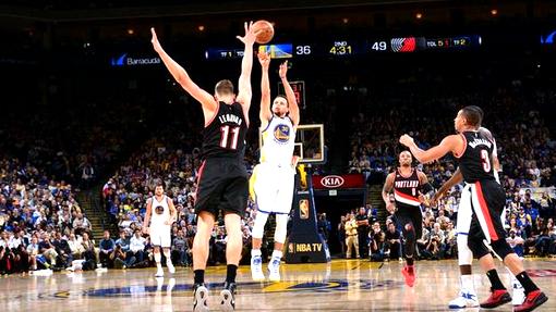 «Голден Стэйт» обыграл «Портленд» благодаря результативной игре Стивен Карри