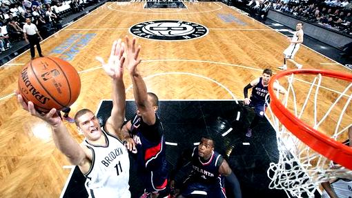 «Бруклин» справился с «Атлантой» на своей площадке