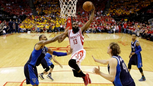 Джеймс Харден атакует кольцо «Маверикс»