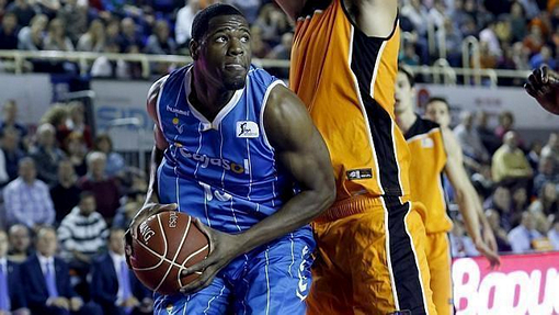 Лэтэвиус Уильямс