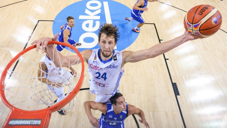 Чехи разобрались с эстонцами