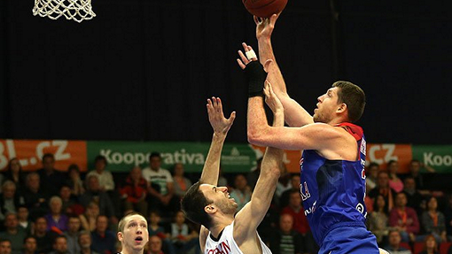 Виктор Хряпа в атаке