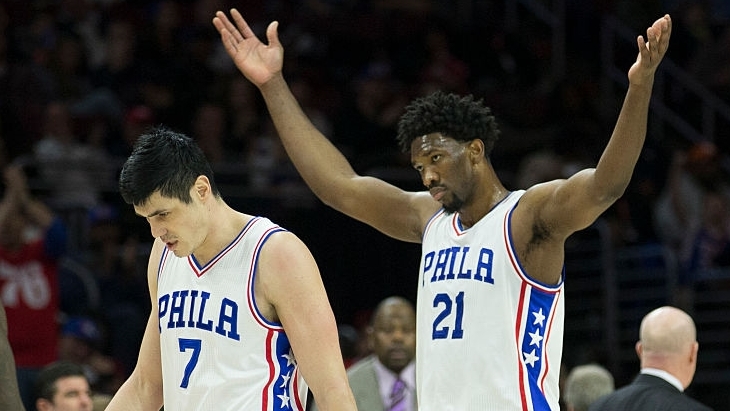 Эрсан Ильясова (слева) и Джоэл Эмбид