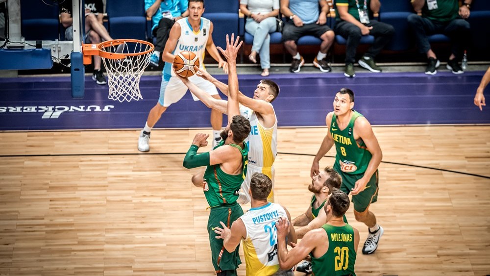 Команда Евгения Мурзина потерпела третье поражение на турнире