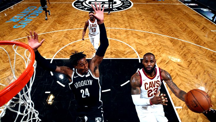 Трипл-дабл Леброна Джеймса не спас «Кливленд» от поражения в матче с «Бруклином»