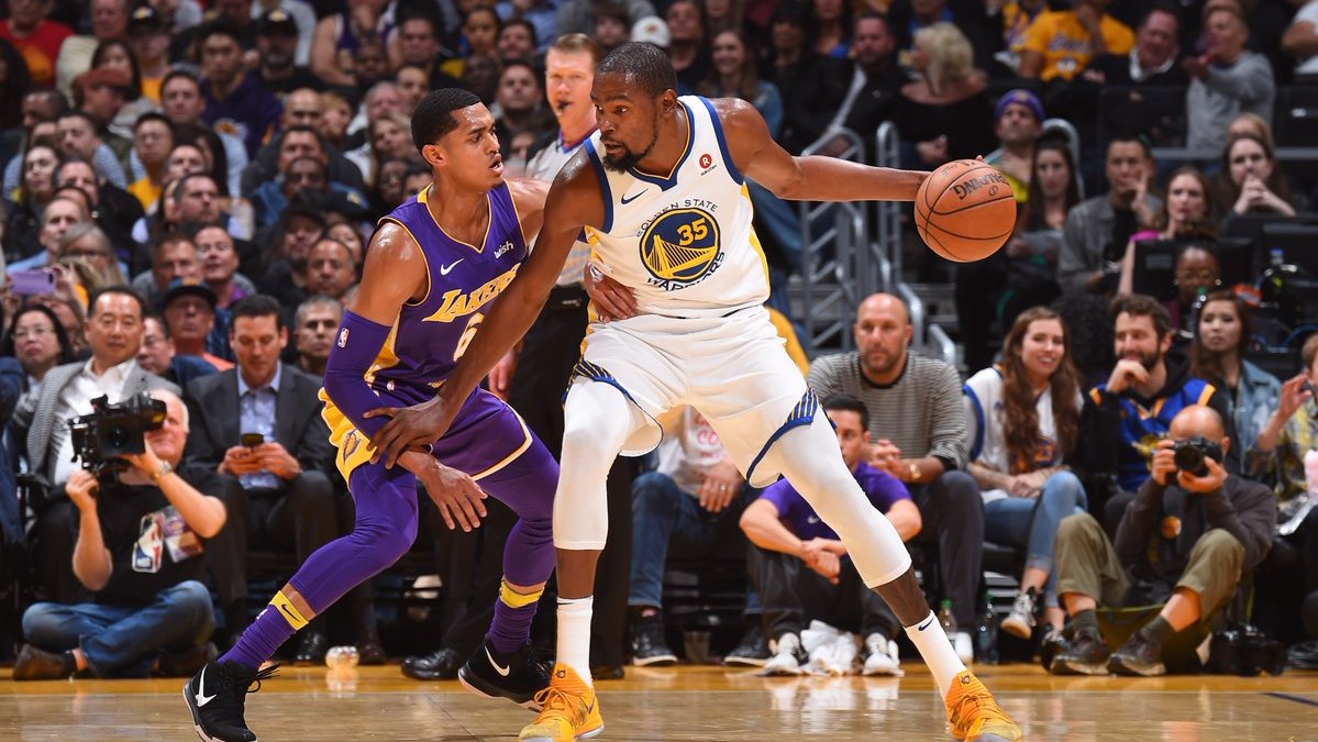 «Голден Стэйт» в гостях обыграл «Лейкерс»