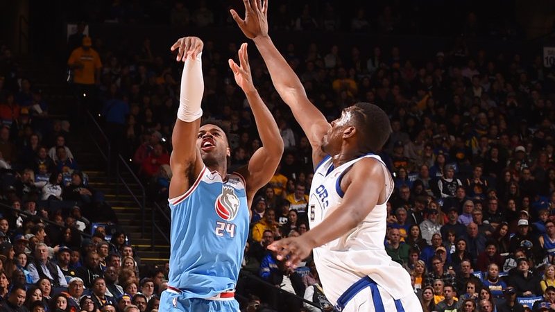 «Кингз» победили в Окленде