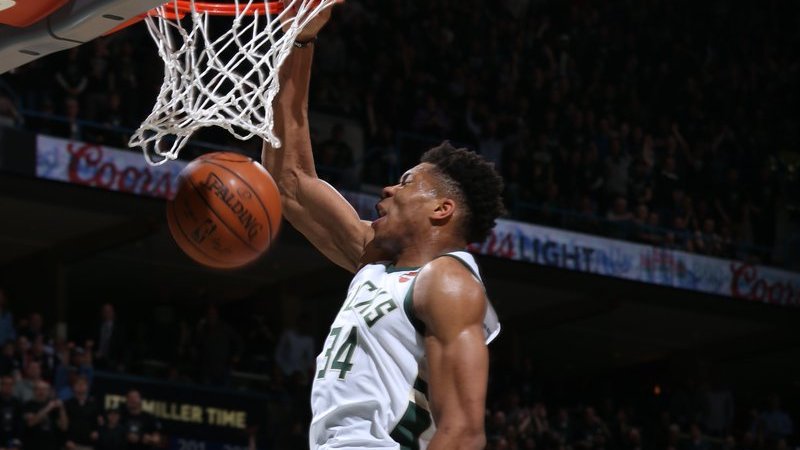 Яннис Адетокунбо