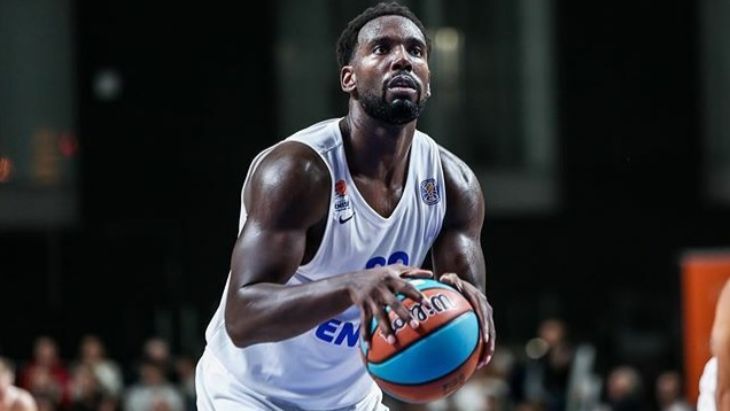 «Енисей» победил дома