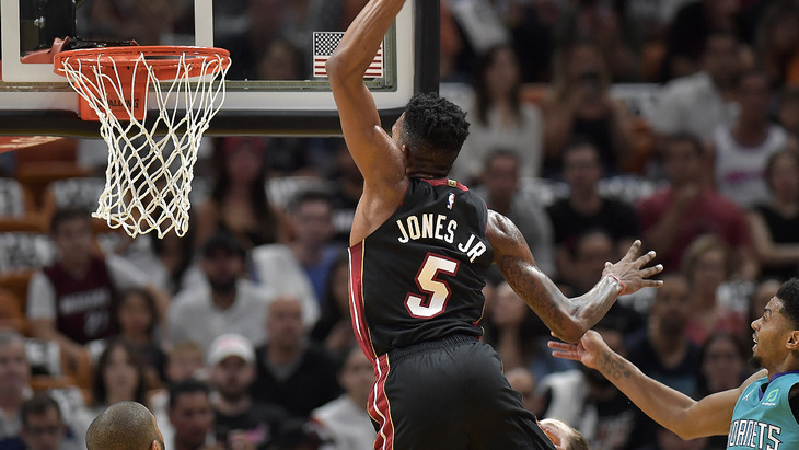 Деррик Джонс