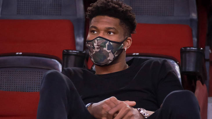 Яннис Адетокунбо 