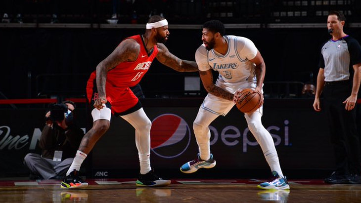 «Хьюстон» — «Лейкерс»