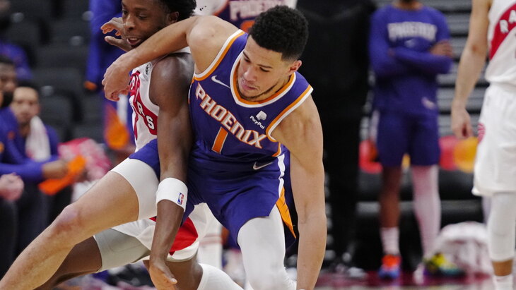 Девин Букер