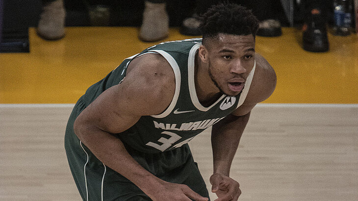 Яннис Адетокунбо