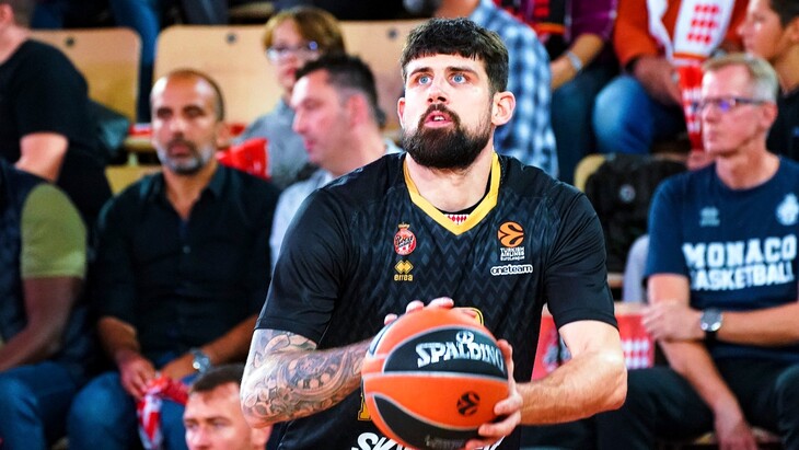 Адриен Морман