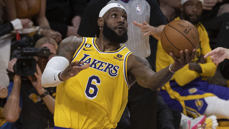 Леброн Джеймс