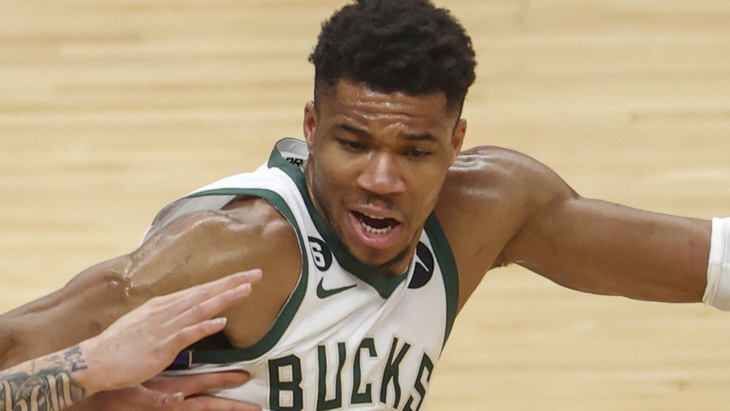 Яннис Адетокунбо