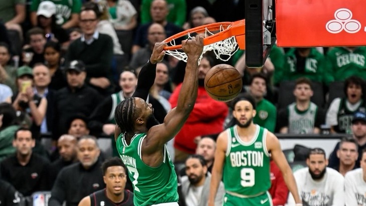 «Бостон» одержал вторую подряд победу над «Майами» в финале Востока