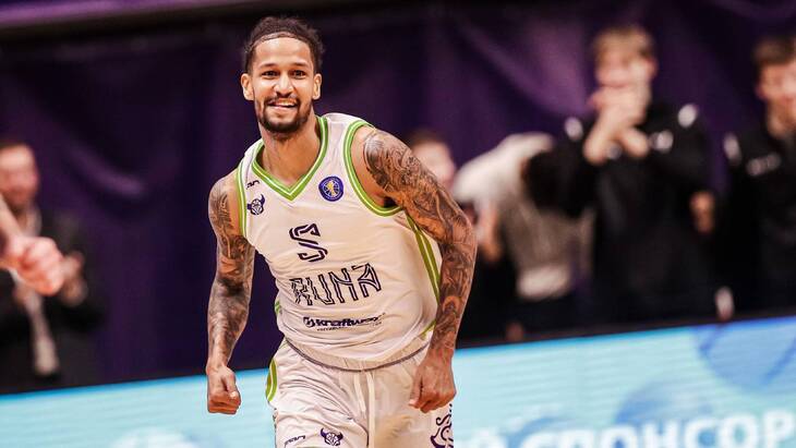 Защитник хозяев Джеремайя Хилл