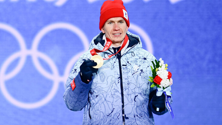 Золотые медали завоевали лыжник Александр Большунов и фигуристы в командном турнире