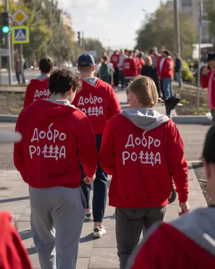 Посадка деревьев в ходе акции «ДоброРоща»