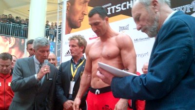 Владимир Кличко на взвешивании