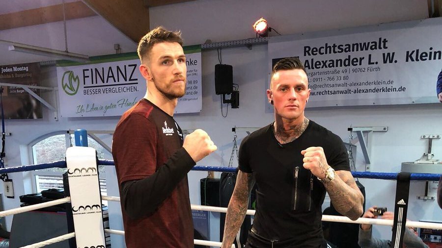 Каллум Смит (слева) и Ники Хольцкен