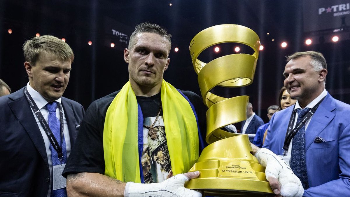 Александр Усик