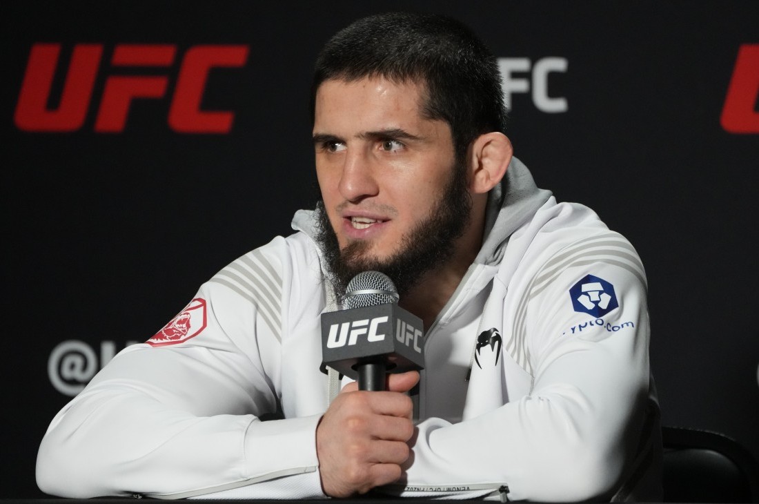 Ислам Махачев