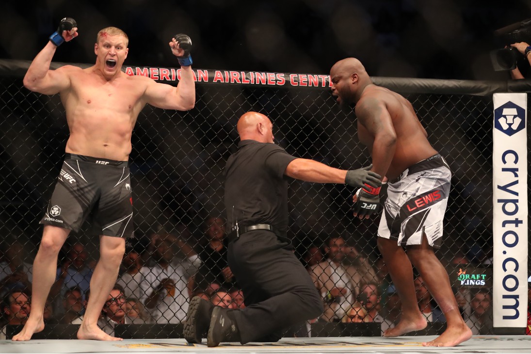 Сергей Павлович и Деррик Льюис