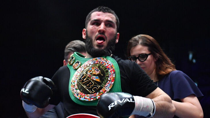 Артур Бетербиев