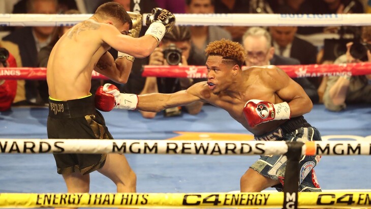 Девин Хэйни (справа)