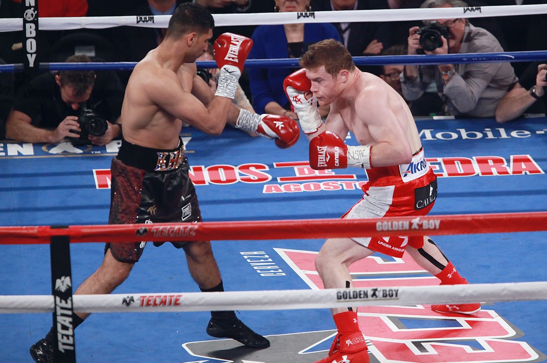 Сауль Альварес (справа)