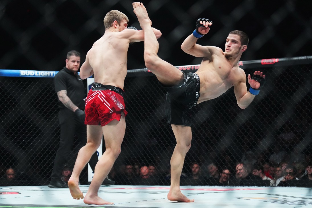 Арнольд Аллен против Мовсара Евлоева