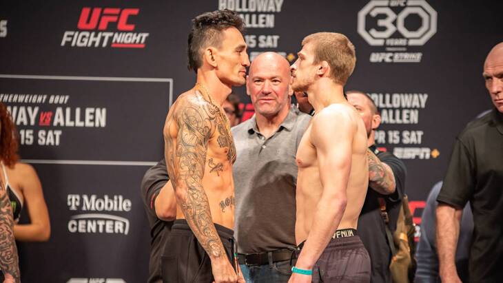 Макс Холлоуэй (слева)