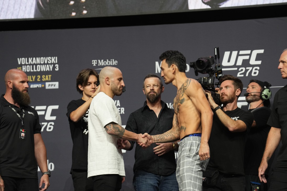 Александр Волкановски (слева)