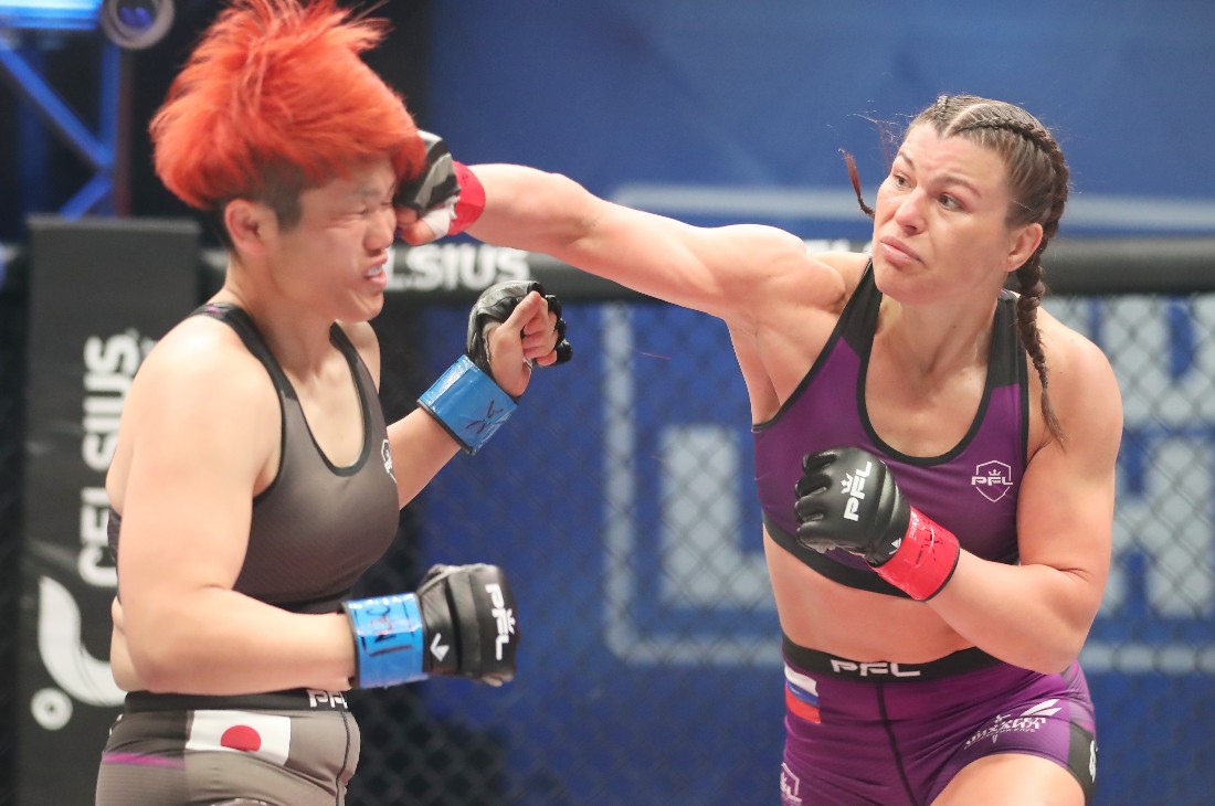 Марина Мохнаткина (справа)