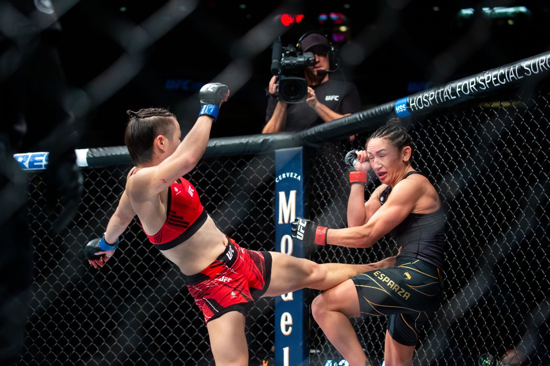 Вэйли Чжан против Карлы Эспарзы