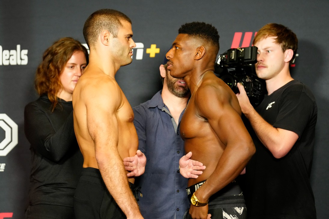 Хоакин Бакли (справа)