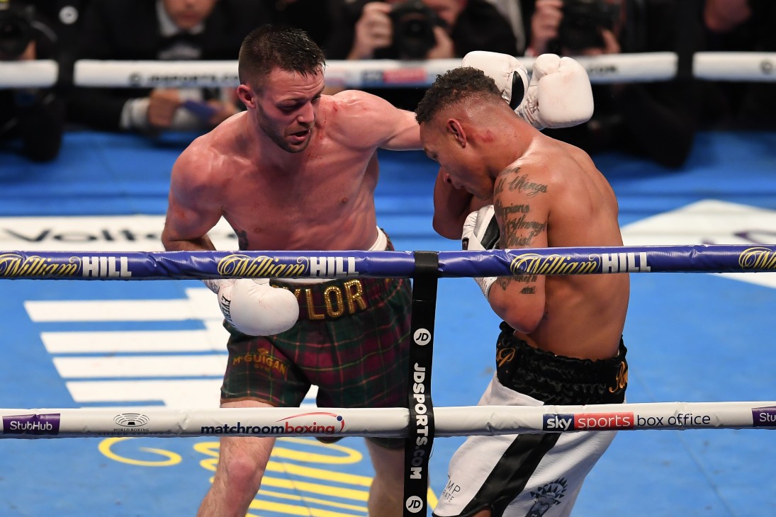 Джош Тейлор (слева)