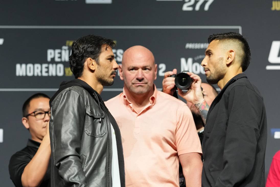 Алекс Перез (справа)